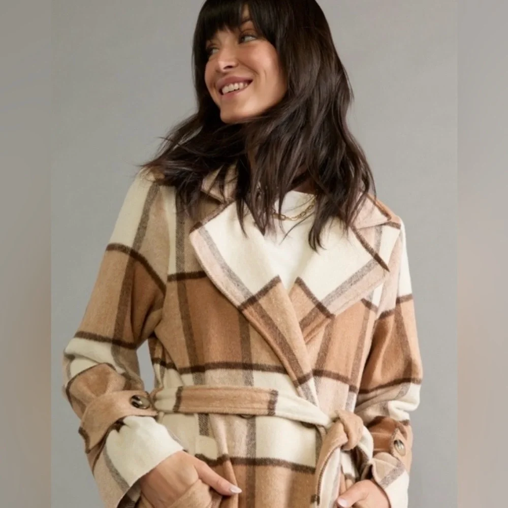 Francesca's Collections Tan and White Trench Coat - Picture 4 of 6